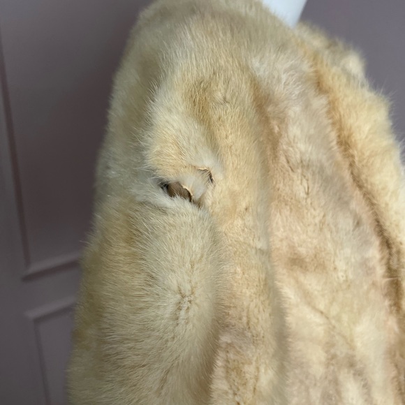 Vintage Real Fur Coat Woman’s Jacket Silk Lining - Picture 6 of 11